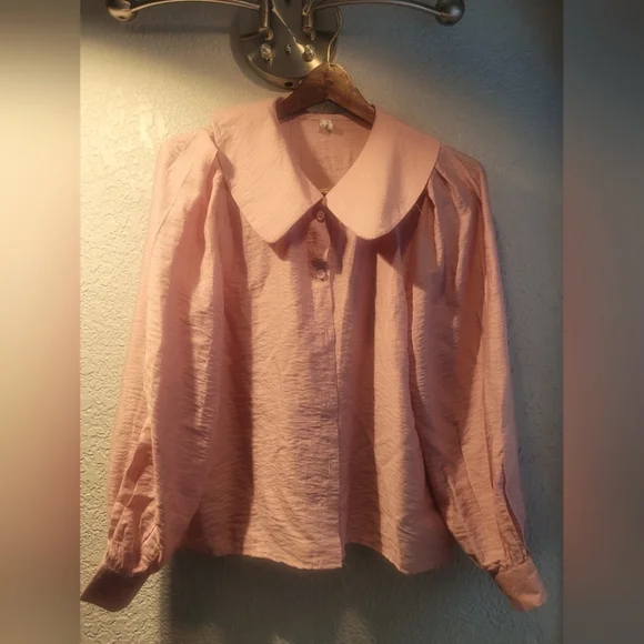 Peachy Peter Pan Blouse - Picture 1 of 2